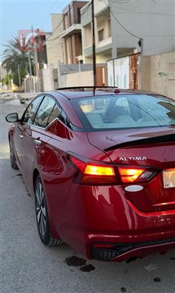 نيسان ألتيما